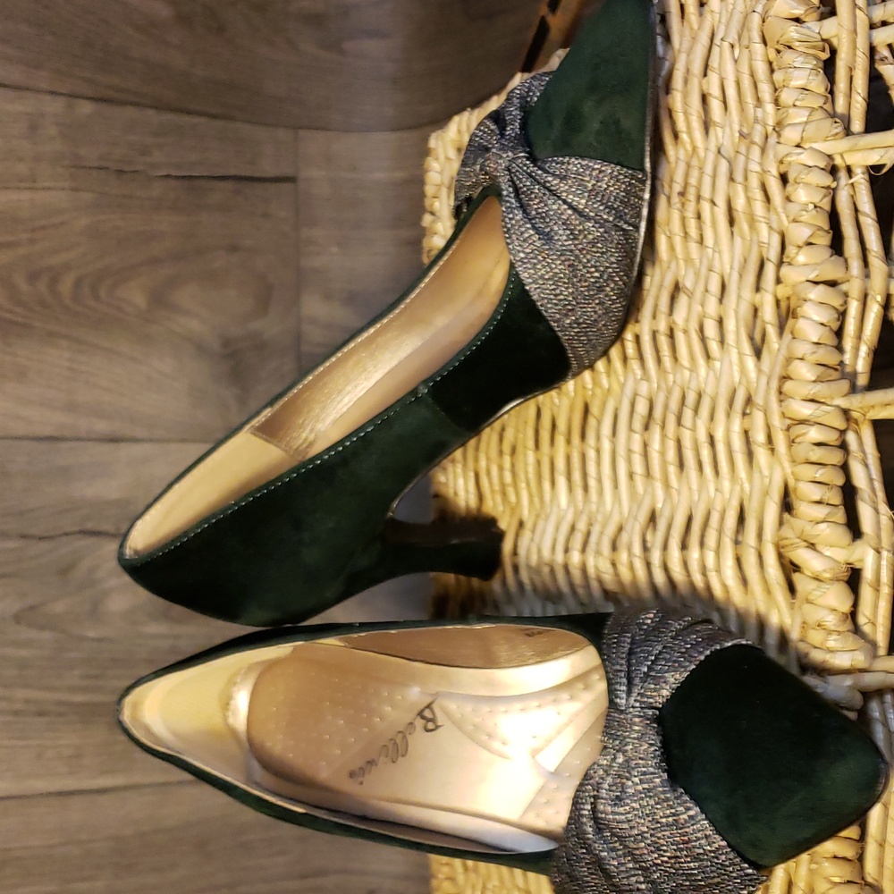 Vintage Women's Green Faux suede Victorian heels.